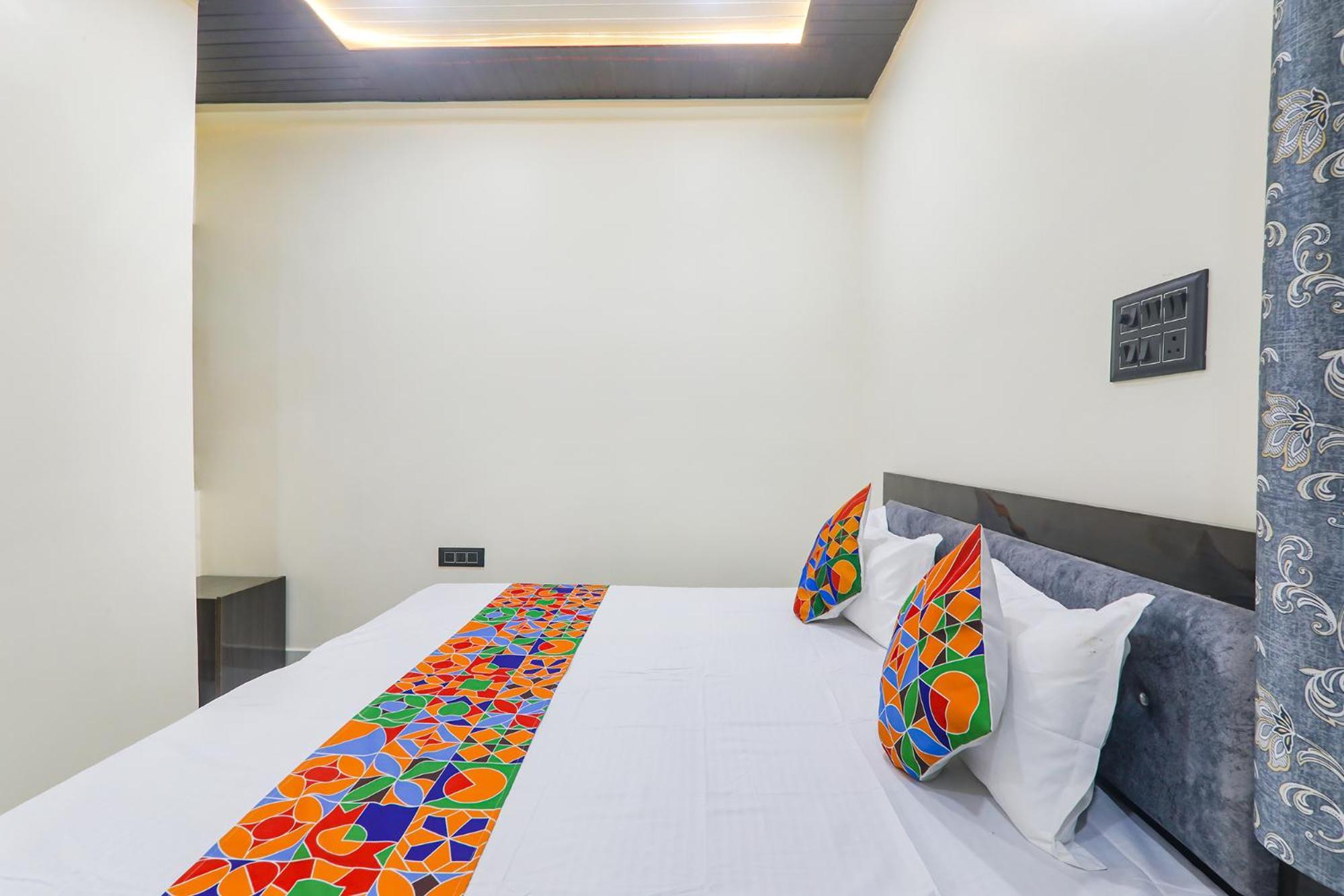 Fabexpress Awadh Inn - 400M From Shri Ram Janam Bhumi Ayodhya Exterior photo