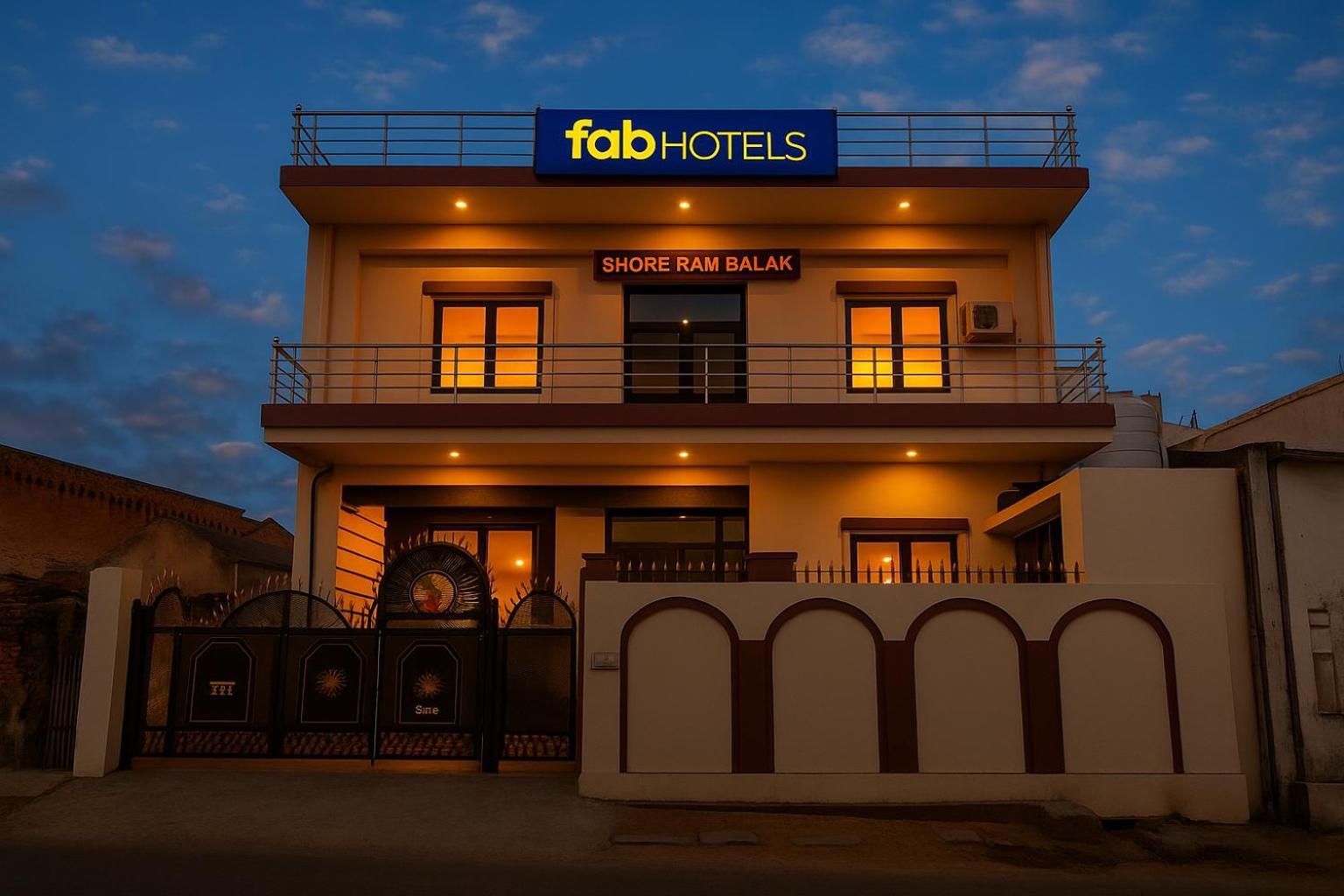 Fabexpress Awadh Inn - 400M From Shri Ram Janam Bhumi Ayodhya Exterior photo